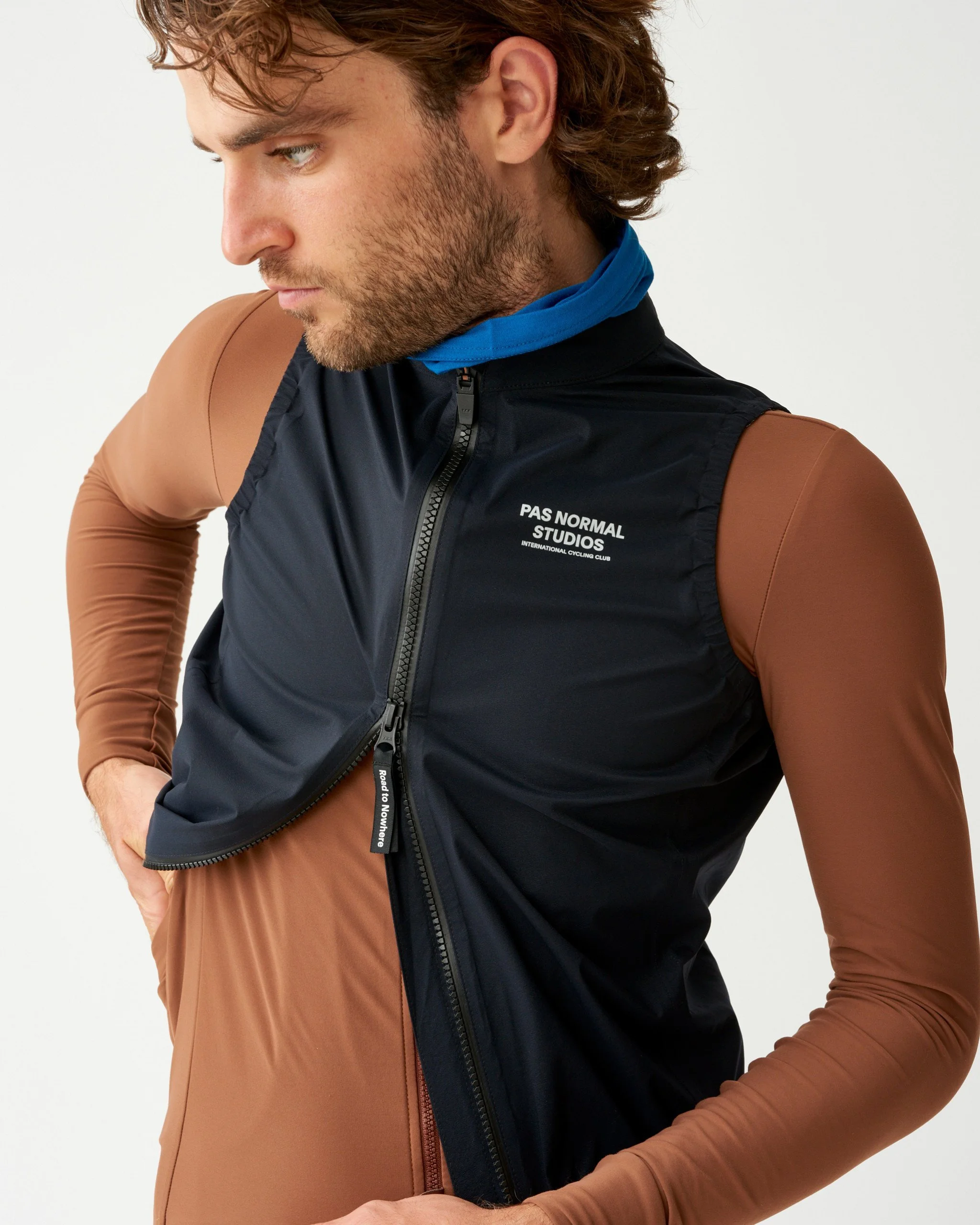 Mechanism Rain Gilet — Black — Maglia Rosa