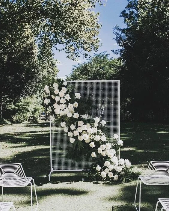 Arrow Mesh Screen 2.3m H (White)