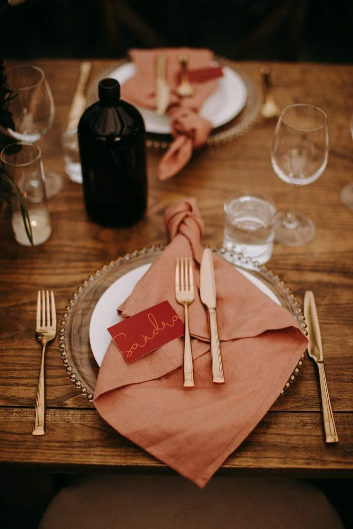 Sarah & Trent-1123_700x1050.jpg