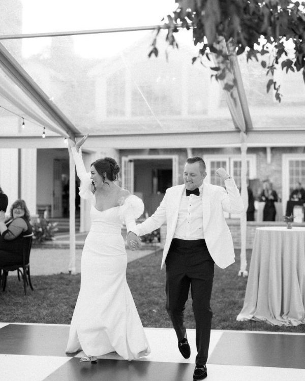 Natural light is the easiest upgrade to your wedding photos 📸

With a clear marquee, daylight pours in. Come evening, fairy lights or festoon strings turn up the romance. It&rsquo;s a structure that flexes with style - minimalist, luxe, moody, or ga