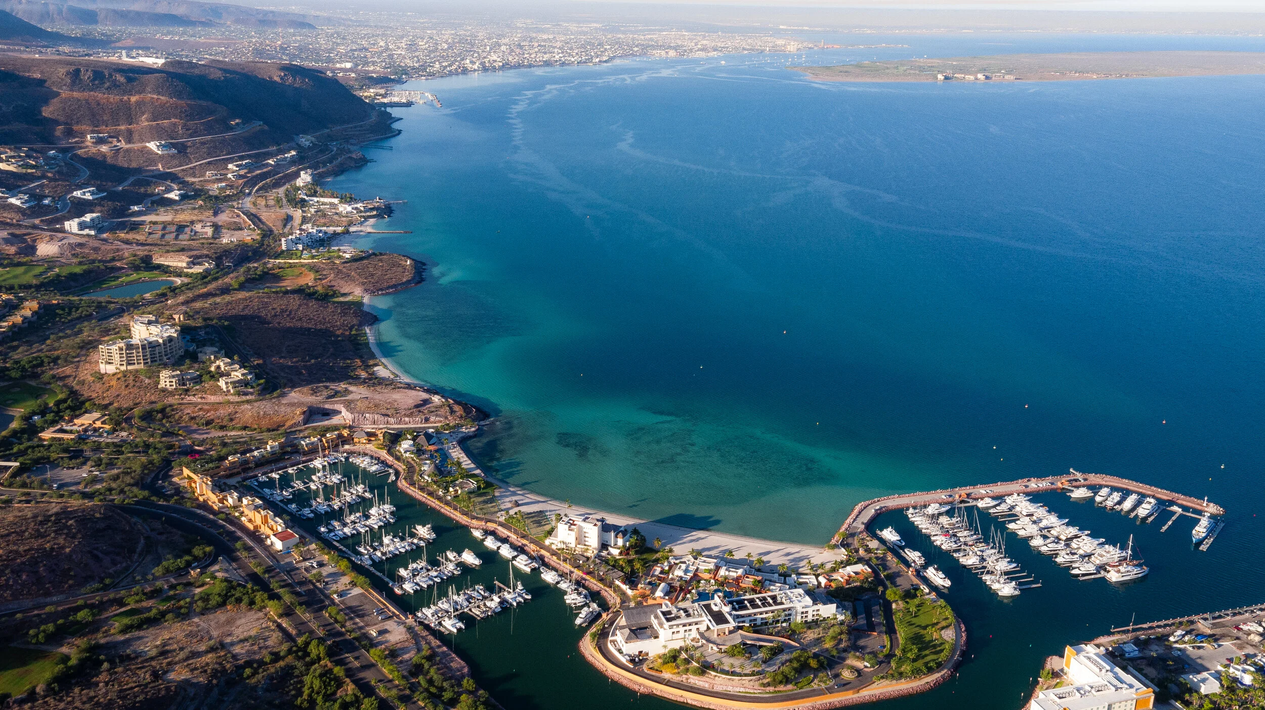 @vstr.xyz -PuertaCortes-07.jpg