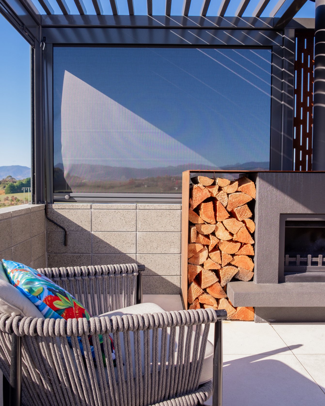 The perfect place to unwind with a glass of wine and soak up the cosy atmosphere of the fire after a long day! 🔥🍷

#newvisionlandscapes #nvl #nvp #nvpools #landscapearchitecture #landscapedesign #nvdesign #teamawesome #teamnvl #nelsontasman #nelson