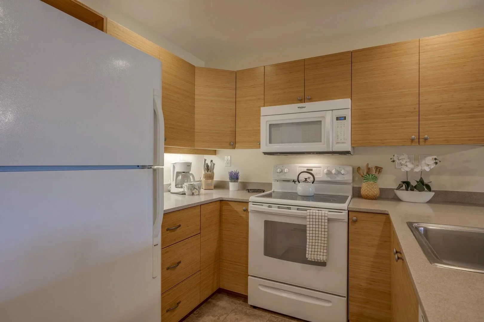 Kitchen 2.jpg