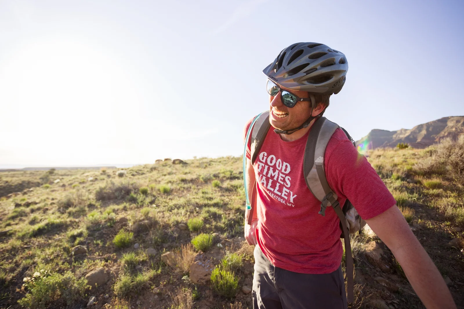 fruita-colorado-mountain-bike-laughing-outdoor-lifestyle-photographer.jpg