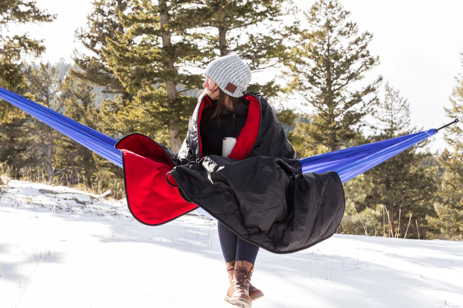 Outdoor Lifestyle Photographer Colorado Mambe Waterproof Blanket Red Hammock Winter