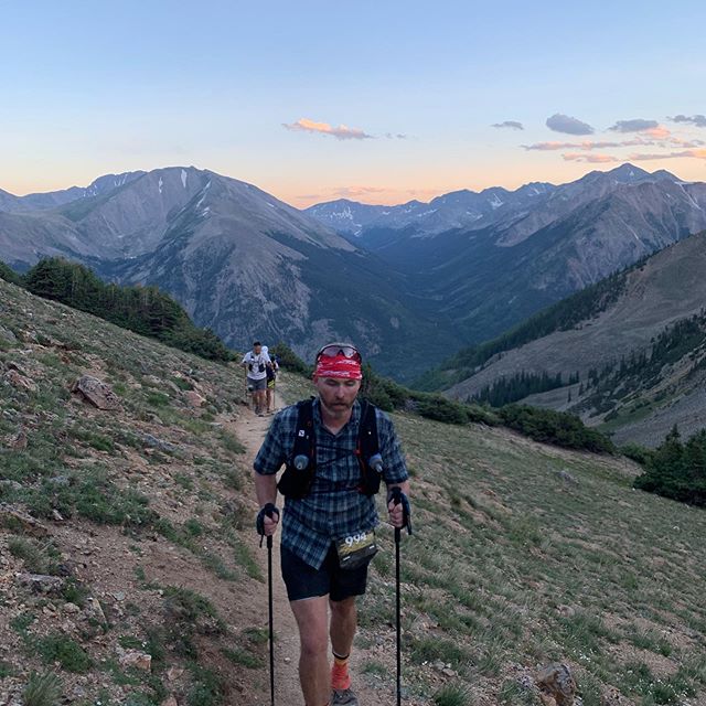 New podcast with my man @galligan.chris is up! Chris is a multiple Leadville 100 trail run finisher. We talk about a lot of different aspects of ultra running such as the training, family commitment, motivations for taking something like this on, the highs of completing a feat of this magnitude and wrestling the demons of failure. I’m honored to be a small part of his journey! .
.
Download from the link below!
https://podcasts.apple.com/us/podcast/fix-performance-medicine/id1129000878#episodeGuid=fb93254877854a4986dd27ed43343d23
.
.
.
#podcast #podcasting #running #ultrarunning #endurancesports #endurancetraining #trailrunning #ltr100 #leadville #leadville100 #leadville100run #acupuncture #sportsacupuncture #sportsmedicine