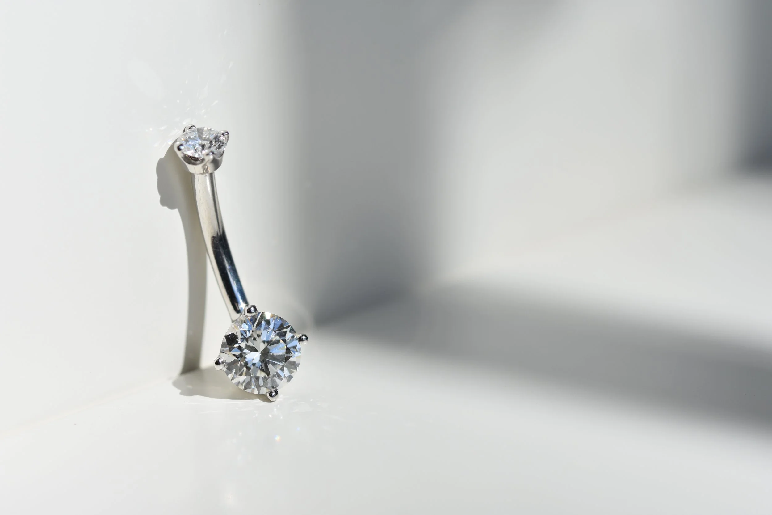 BVLA Navel with White Gold and Genuine Diamonds