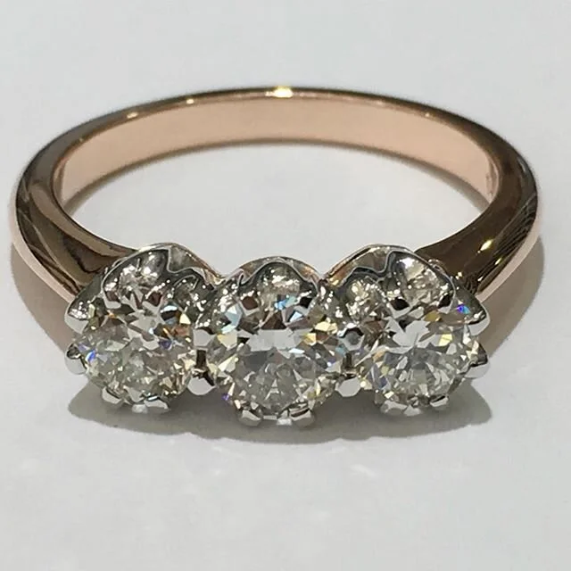 Too beautiful not to share again •
This ring originally came in with a missing stone and yellow gold . Still in love with the sentimental history of the ring they knew it was time for a remake but keeping the original design and just changed the metal to rose gold 🌹 swipe to see ➡️
.
.
.
#proposal #trilogy #trilogyring #stunning #inlove #goals 
#willyoumarryme #shesaidyes #ido #engaged #diamond #platinum #engagementring #weddingring #custommade #bespoke #manufacturing #jeweller #jewellery #jewellerydesigner #chrislewisjewellers #sydney #sydneylocal #sydneydiamonds