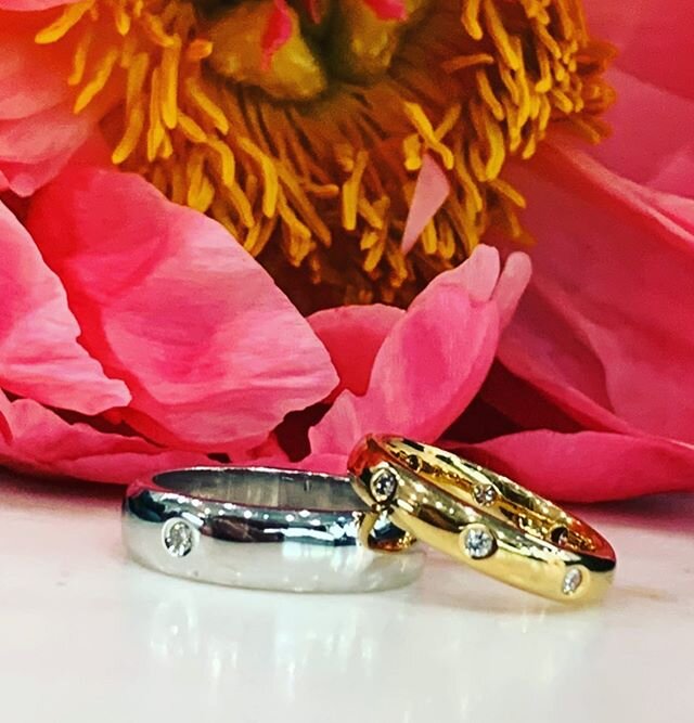 🤵🏼Mr &amp; Mrs 👰🏻
.
.
.

#yellowgold #proposal #stunning #inlove #goals #willyoumarryme #shesaidyes #ido #engaged #diamond #platinum #engagementring #weddingring #custommade #bespoke #manufacturing #jeweller #jewellery #jewellerydesigner #chrisle