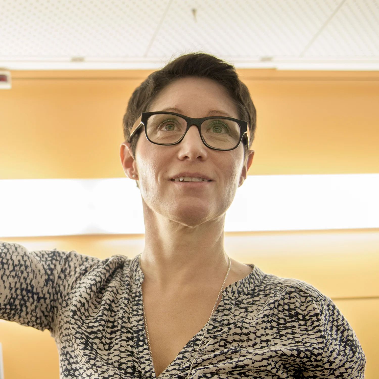 Marianne Walther bringt als Mutter von drei Töchtern und Zwillingssöhnen nichts aus der Ruhe – sie ist rund um Kinder mit viel Herz und Fachwissen am richtigen Ort.