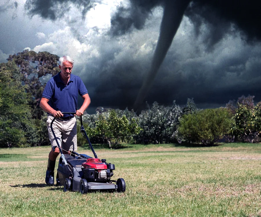 How Does a Lawn Mowing Operator Cope with Extreme Weather?