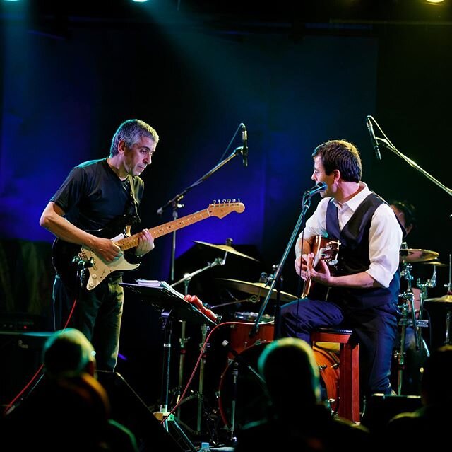 Le moment pr&eacute;sent, c&rsquo;est le plus beau des moments.
.
.
.
.

#acoustic #artistsoninstagram #muscian #music #musicoftheday #concertphotographer #concert #singing #guitarplayers #guitarists #singersongwriters #musicianlife #guitar #jazz #wo