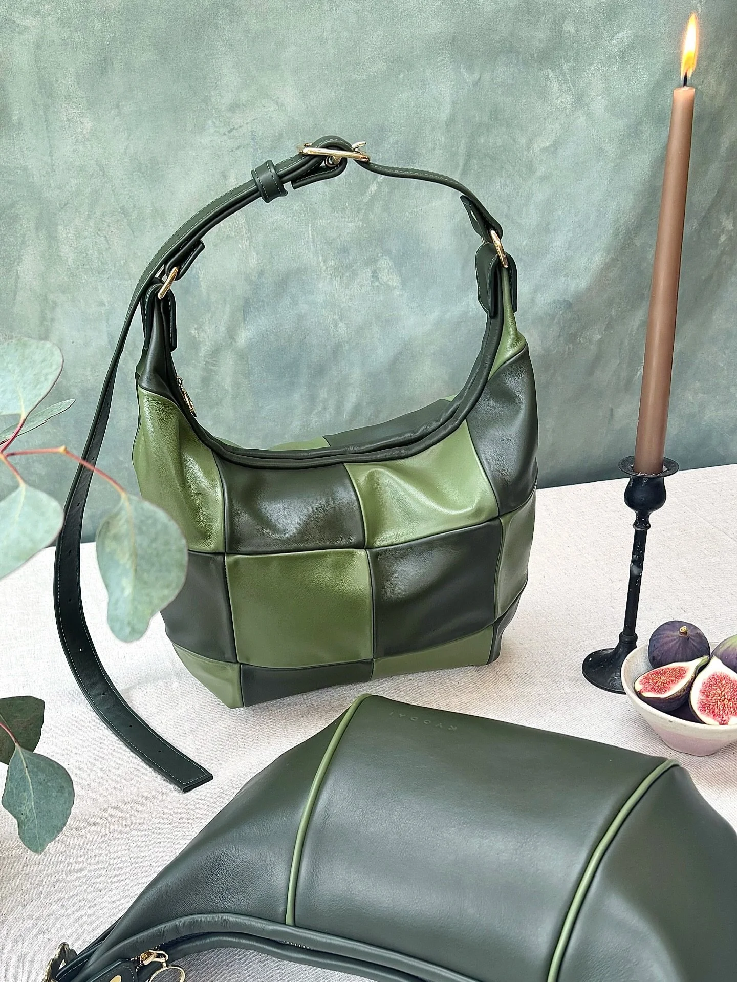 Last but not least, meet Dark Olive 🫒 This deep dark green is so gorgeous, the perfect contrasting green to our olive leather.
Our Autumn/Winter collection is launching IRL @saladdaysmarketlondon at the one and only @theofficialselfridges THIS MONTH