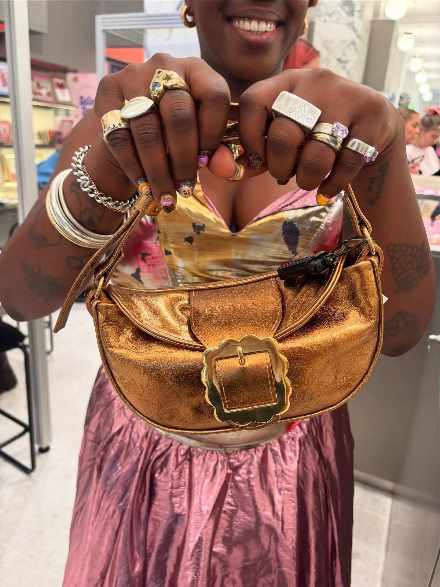 Wow DAY 3 was wild! Honestly the last few days have just been incredible. So so busy!! Thank thank thank you to all of you beauties who bought a bag so far!! To have met my repeat customers IRL was so special, you are absolute angels coming back for 