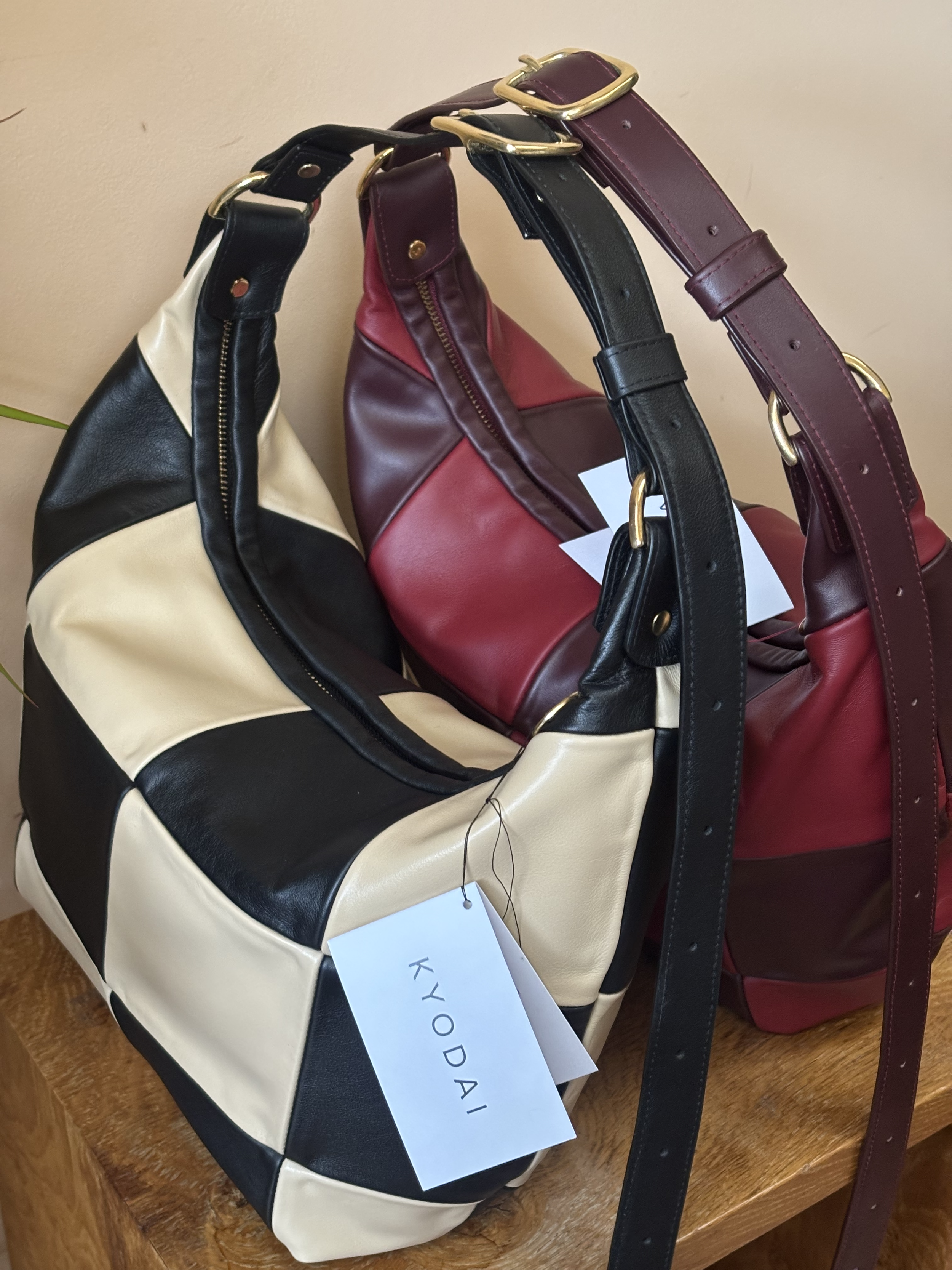 The Mou - Biscuit & Black