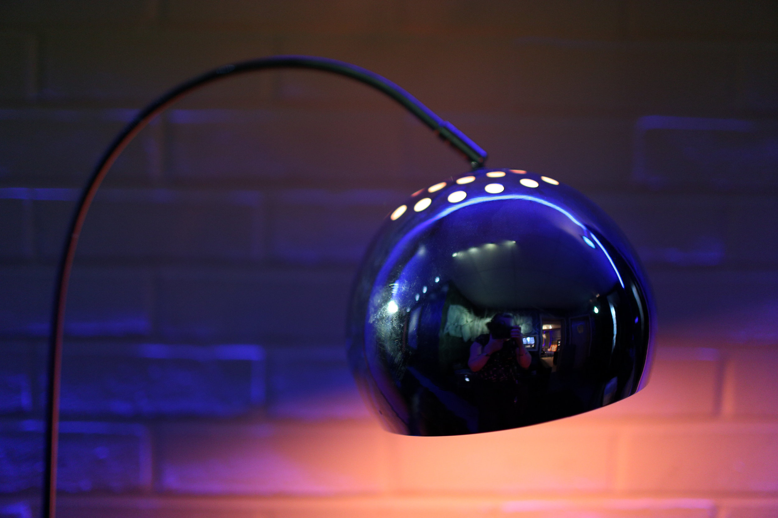 Details-of-an-overhead-lamp-in-recording-studios