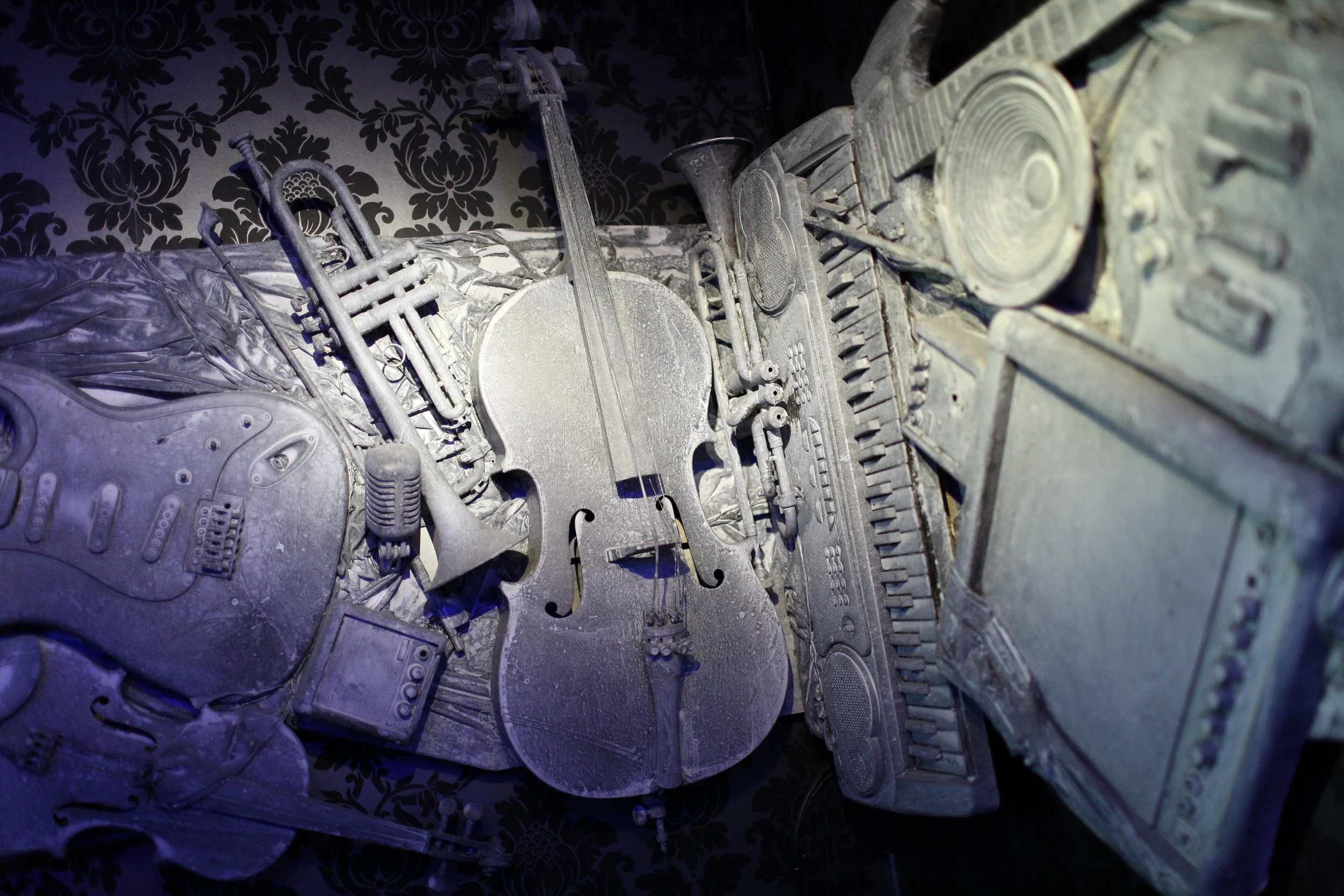 3D-fresco-of-musical-instruments