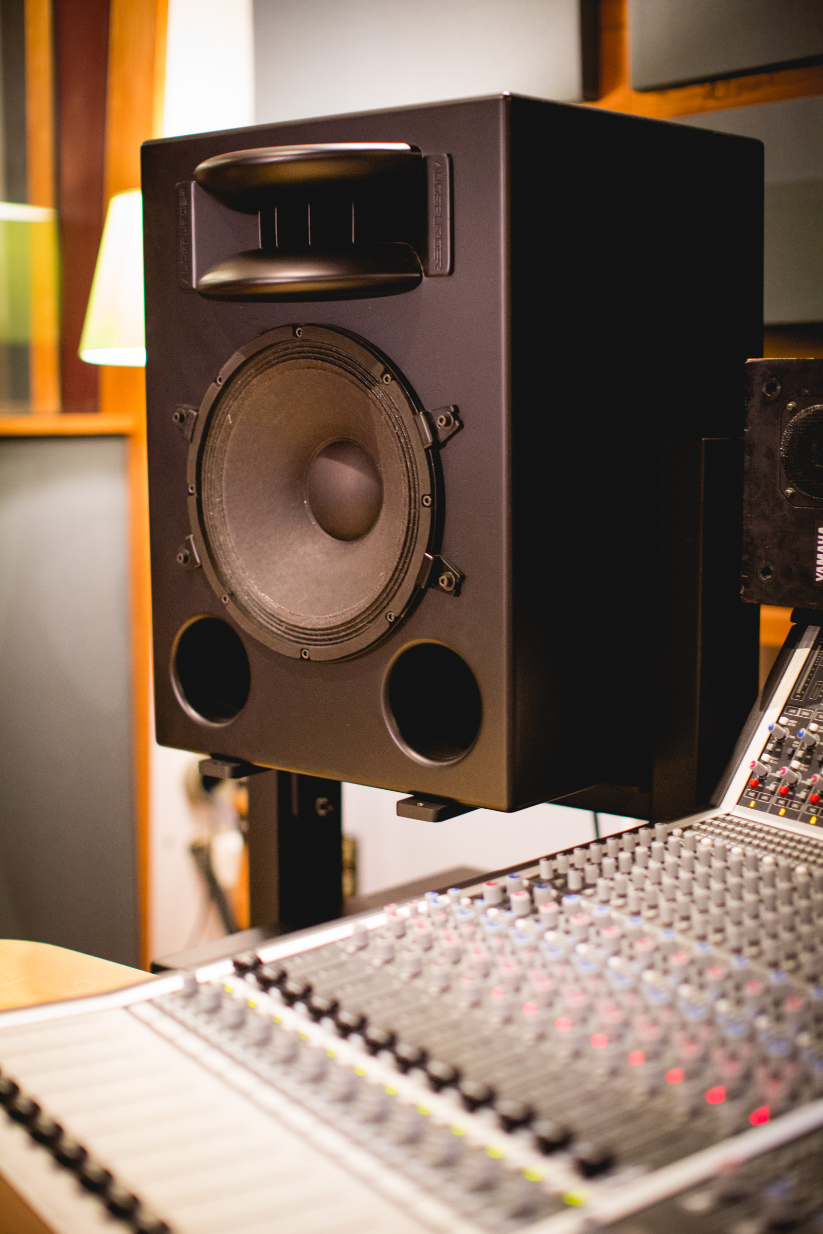 003-Miloco-Bridge-VibeSpeakers-6750.jpg