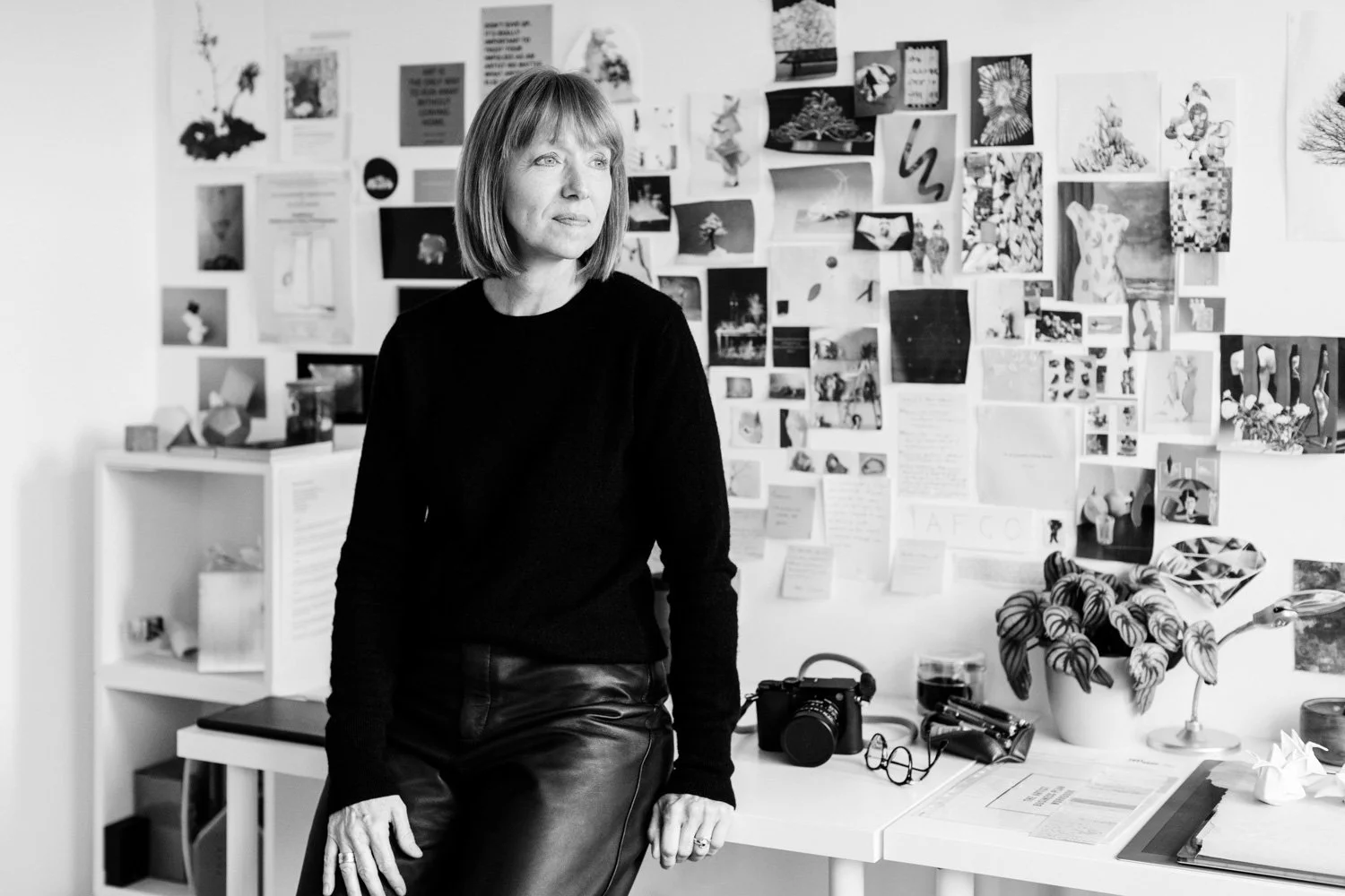 JULIE DERBYSHIRE-BW-WEB-LW1_5006.jpg