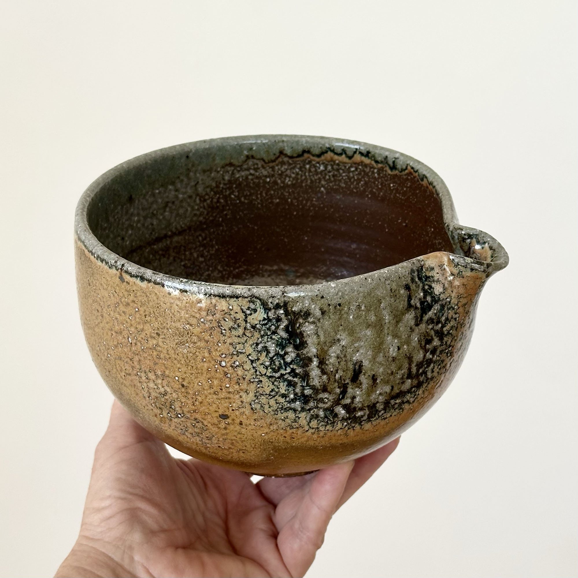 JSP49 Pouring Bowl 1-4.jpg