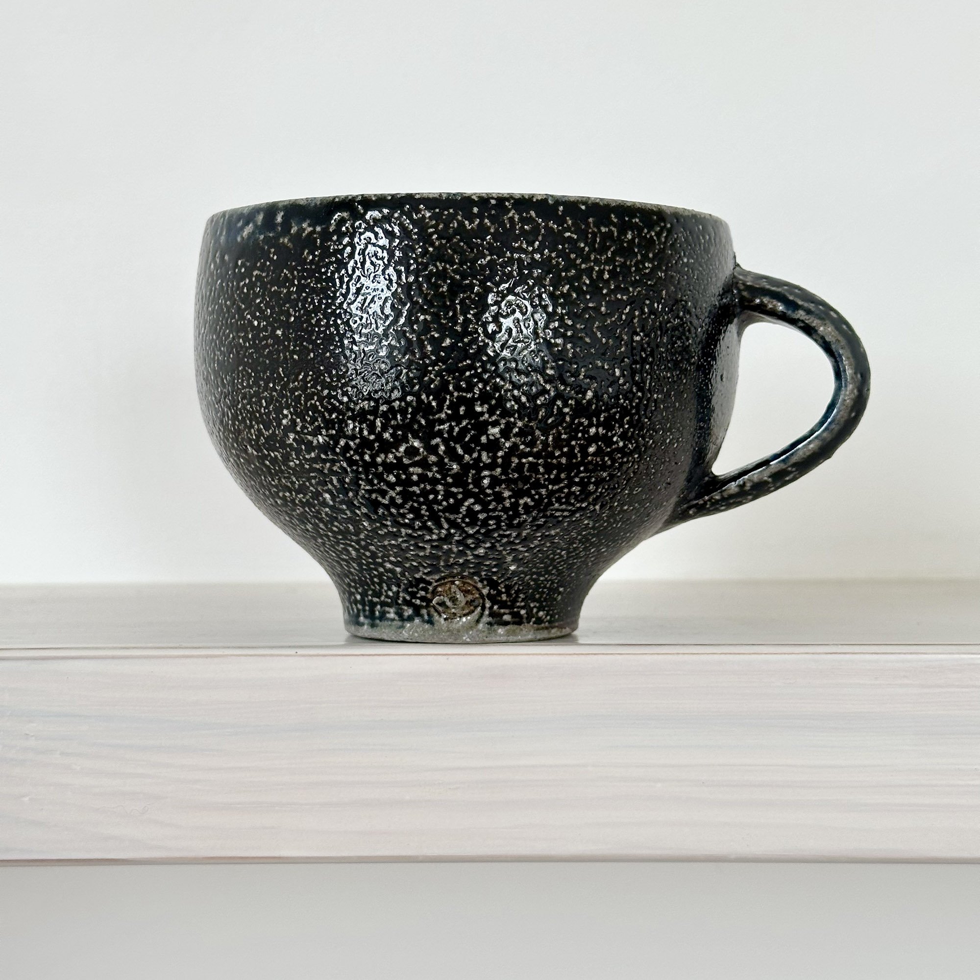 JSP4 Large Black Shino TeaCup 4-3.jpg