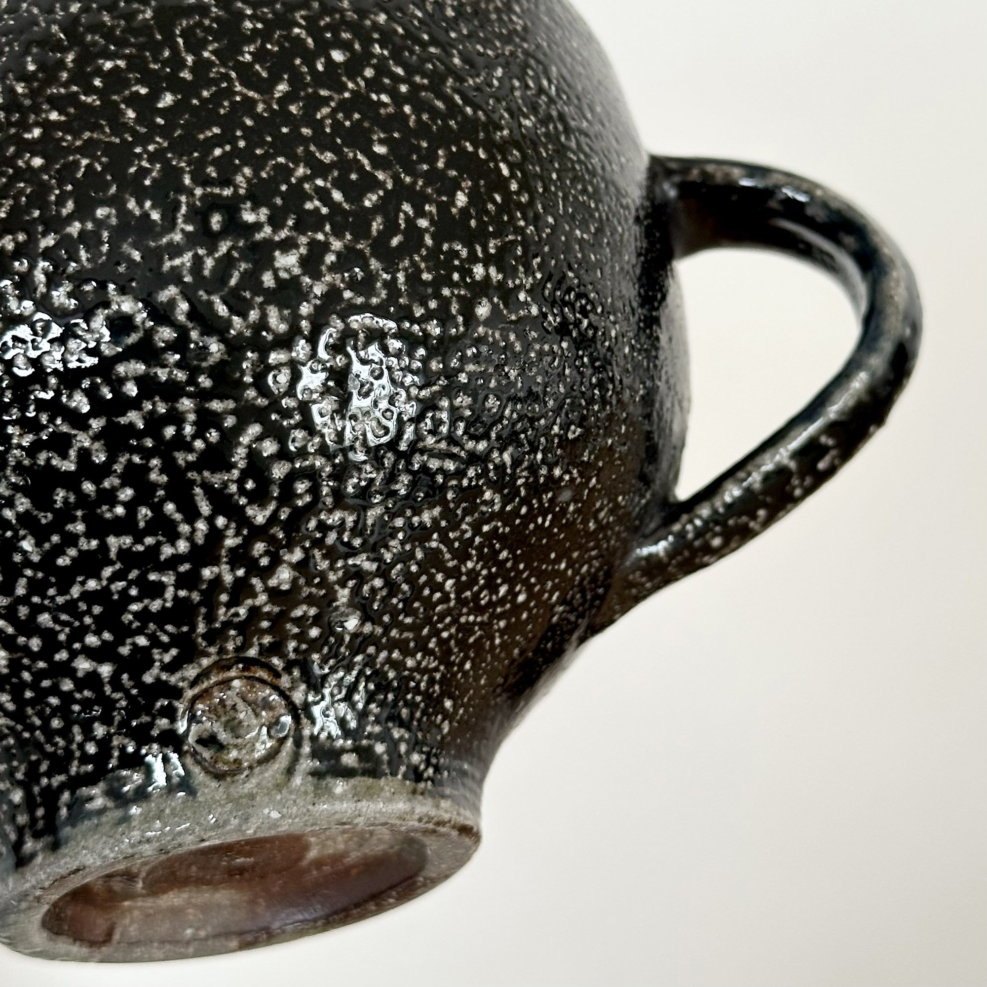 JSP4 Large Black Shino TeaCup 4-4.jpg