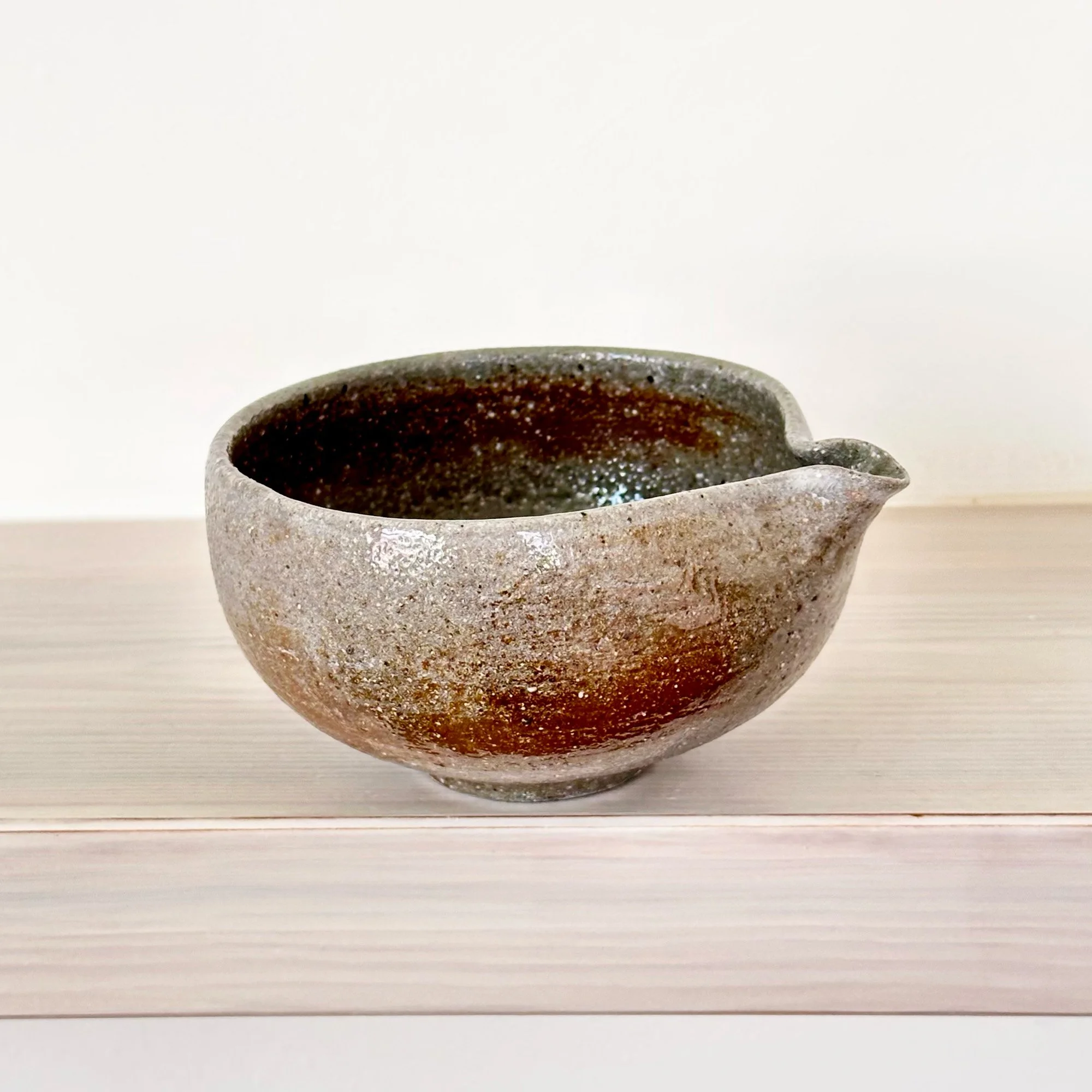 JSP155 Pouring Bowl 3-4.jpg