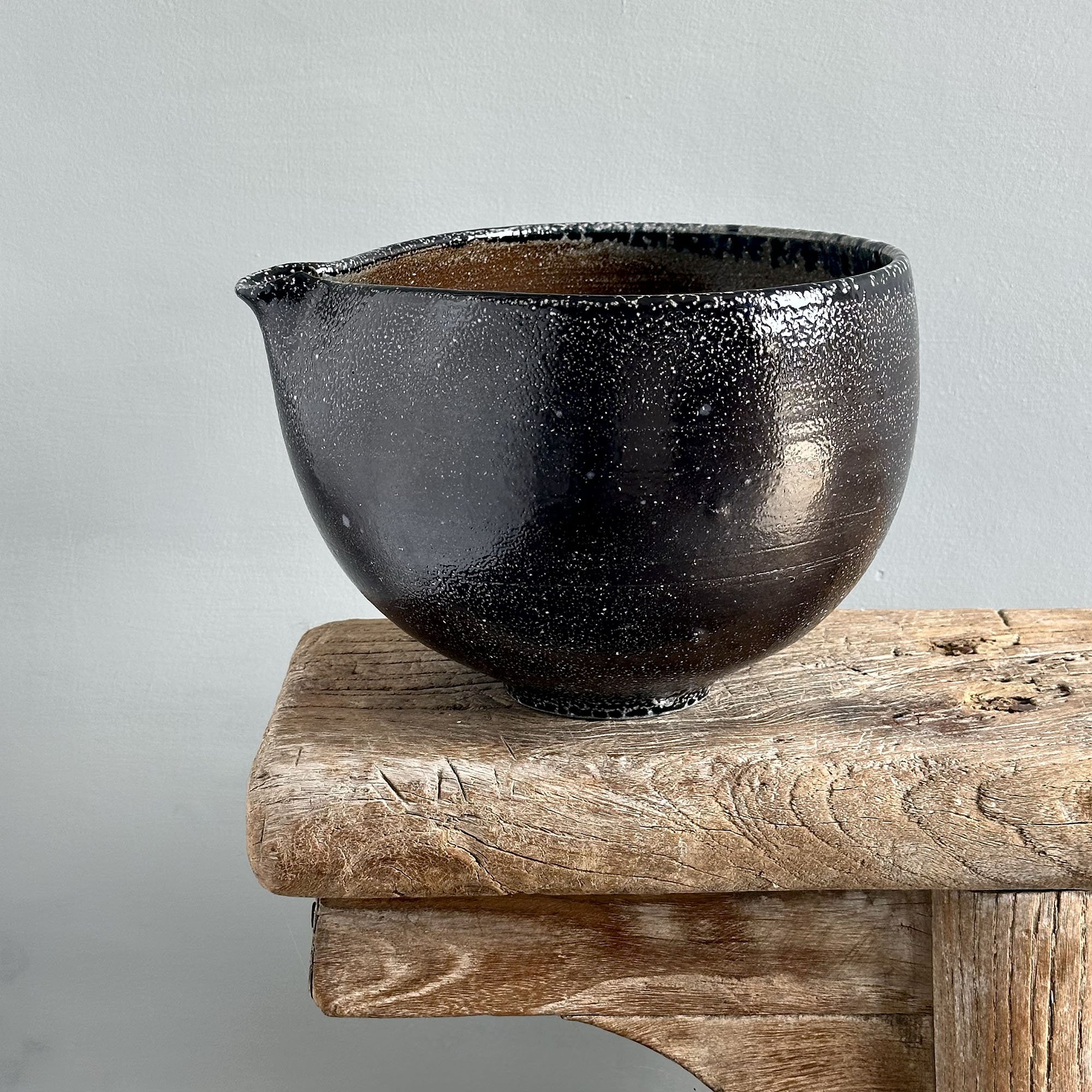 JSP51 Large Pouring Bowl 3-1.jpg