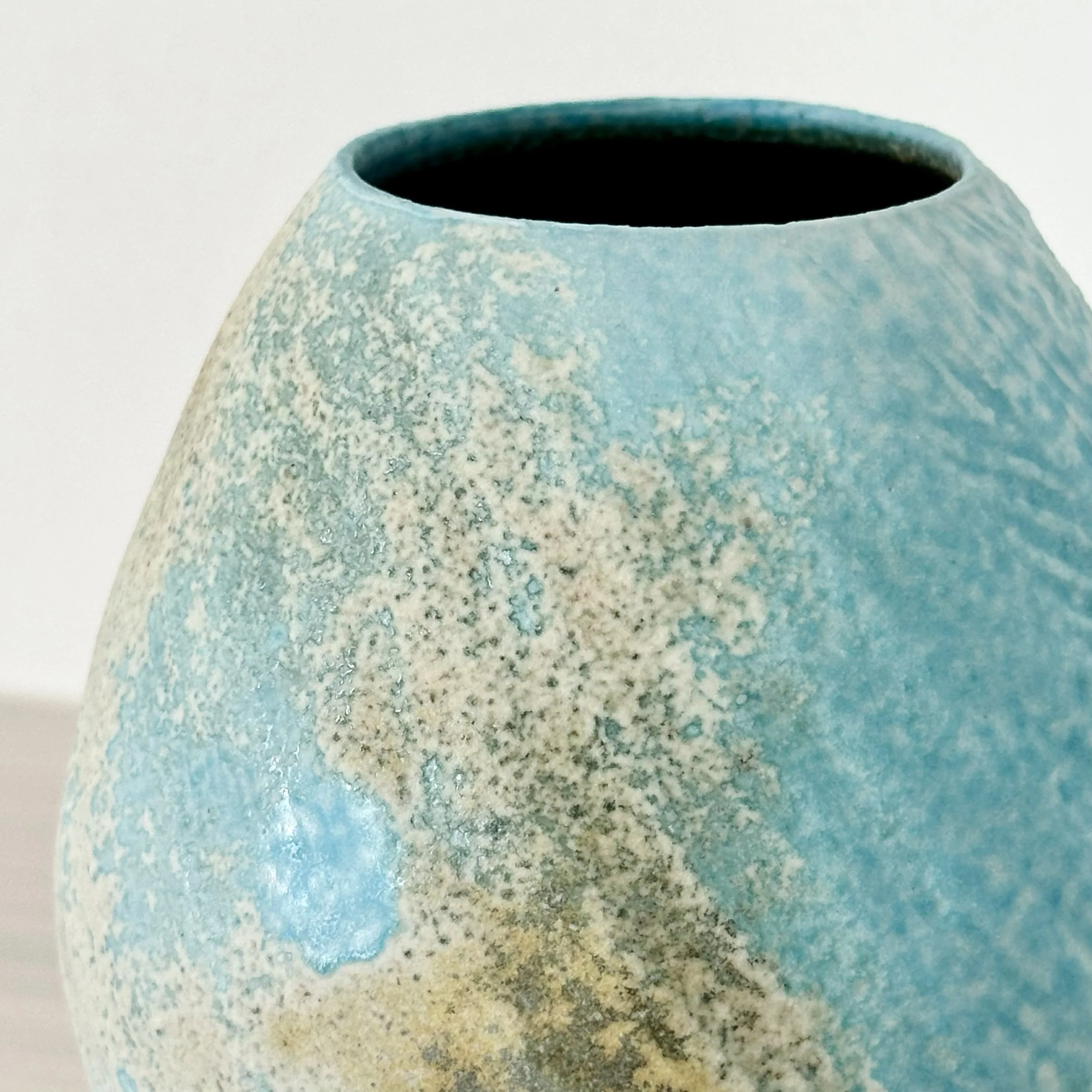 JDP923 Doherty porcelain Carved Pod III-detail.jpg