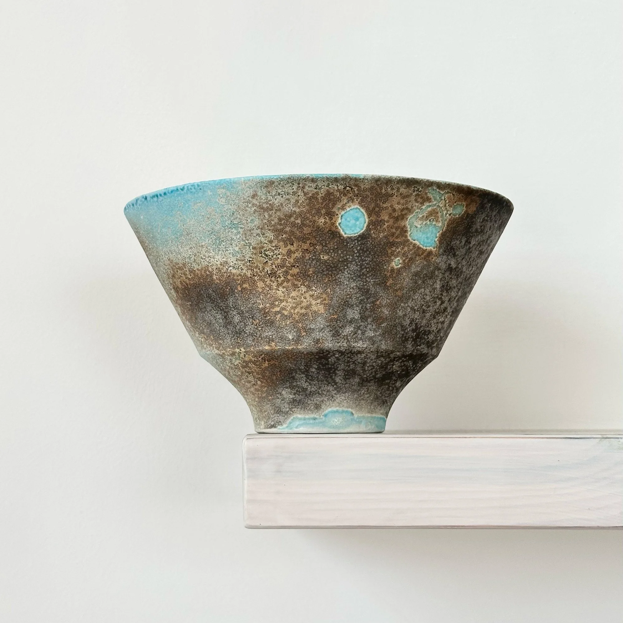 JDP907 Doherty Porcelain Summer Vessel VIII-2.jpg