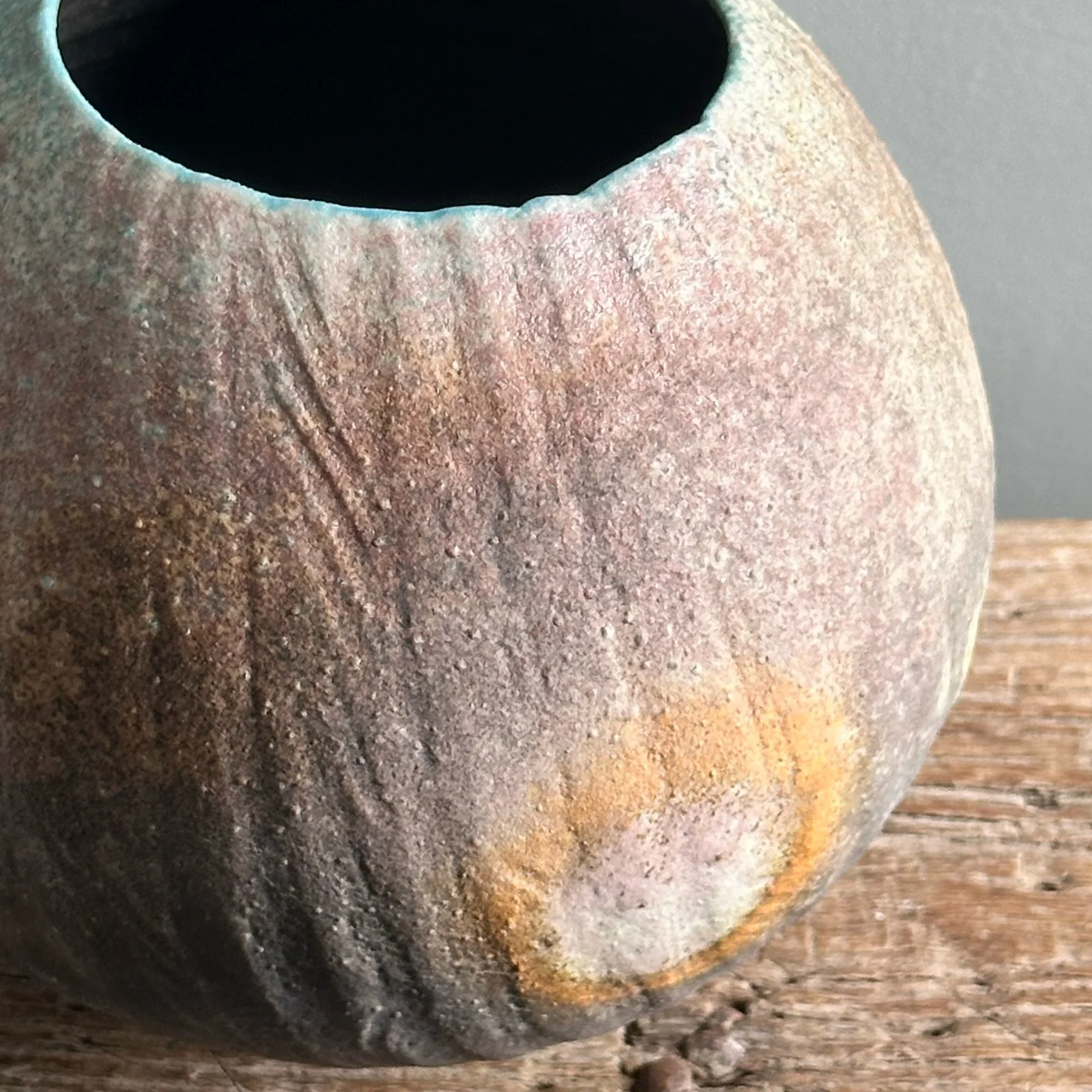JDP915 Doherty Porcelain Eclipse Vessel I-Detail.jpg