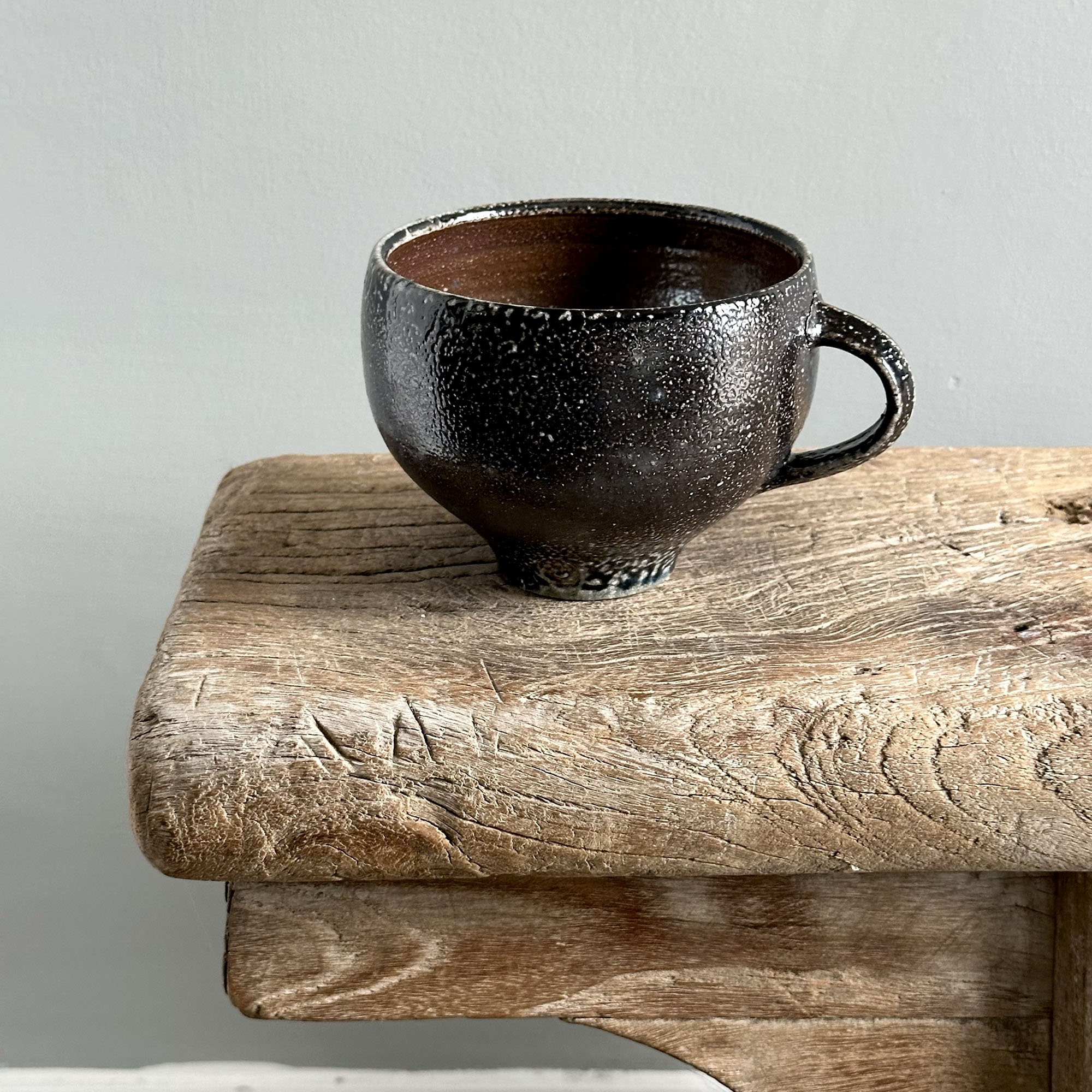 JSP6 Large Black Shino TeaCup 6-1.jpg