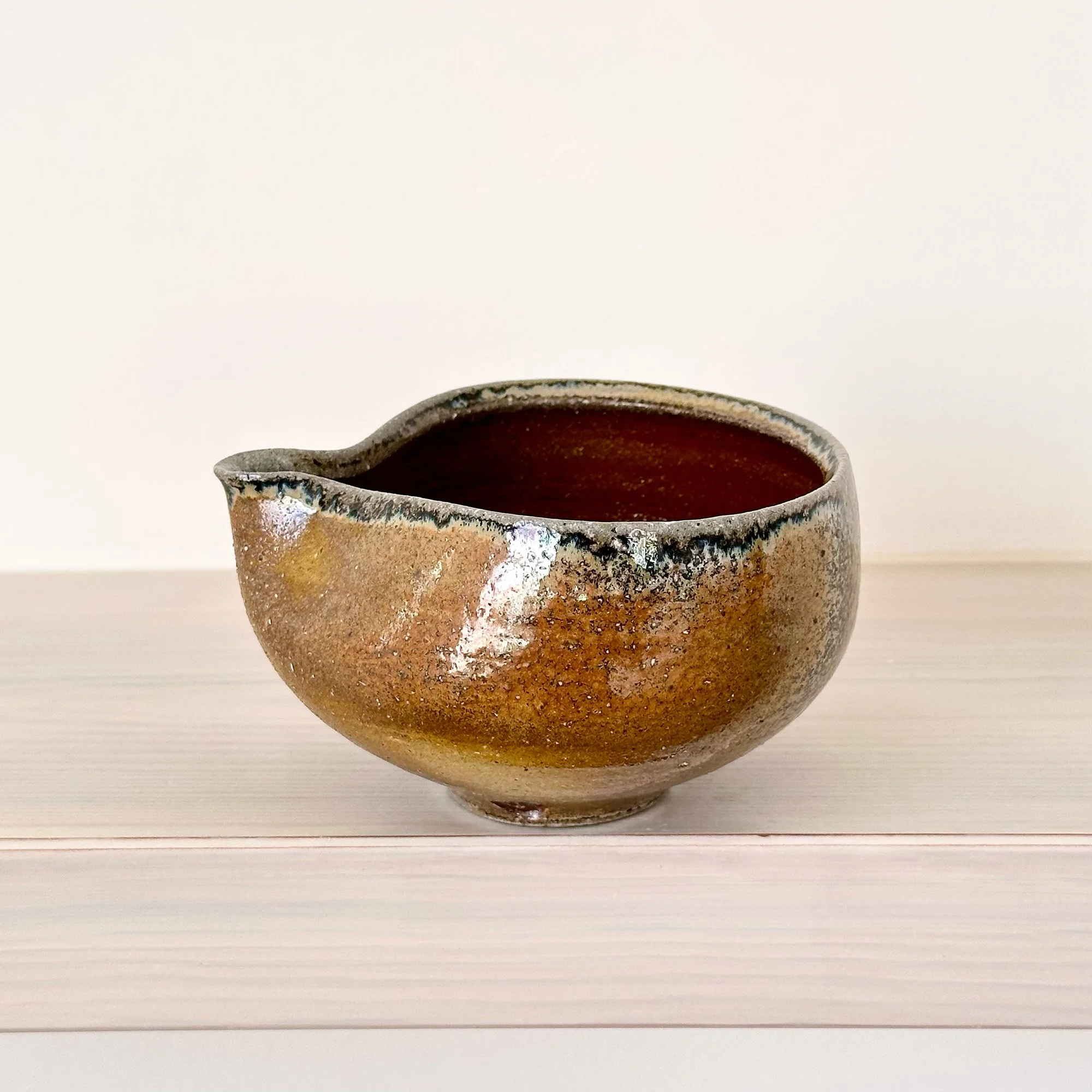 JSP154 Pouring Bowl 2-3.jpg