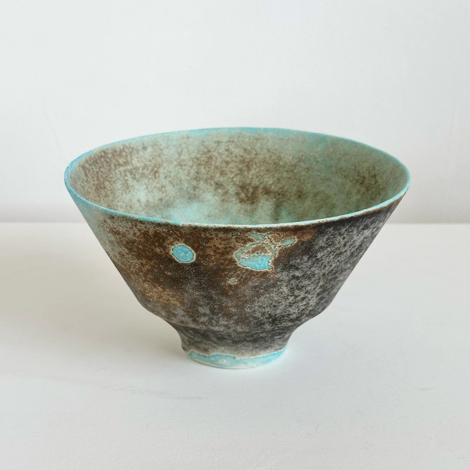 JDP907 Doherty Porcelain Summer Vessel VIII-4.jpg