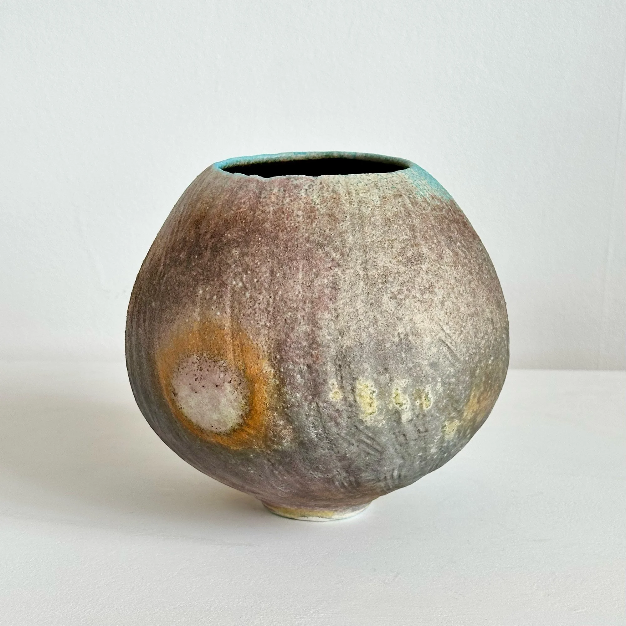JDP915 Doherty Porcelain Eclipse Vessel I-4.jpg