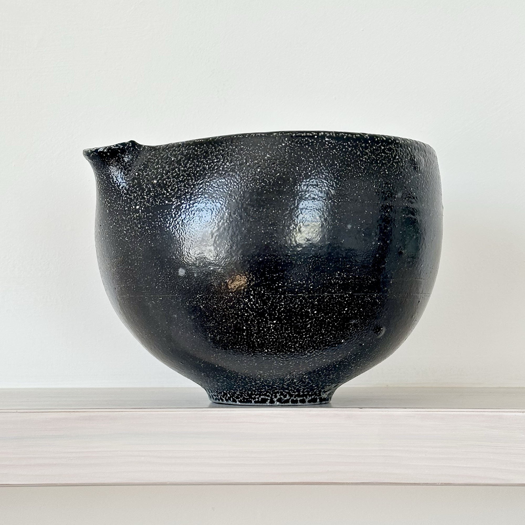JSP51 Large Pouring Bowl 3-2.jpg