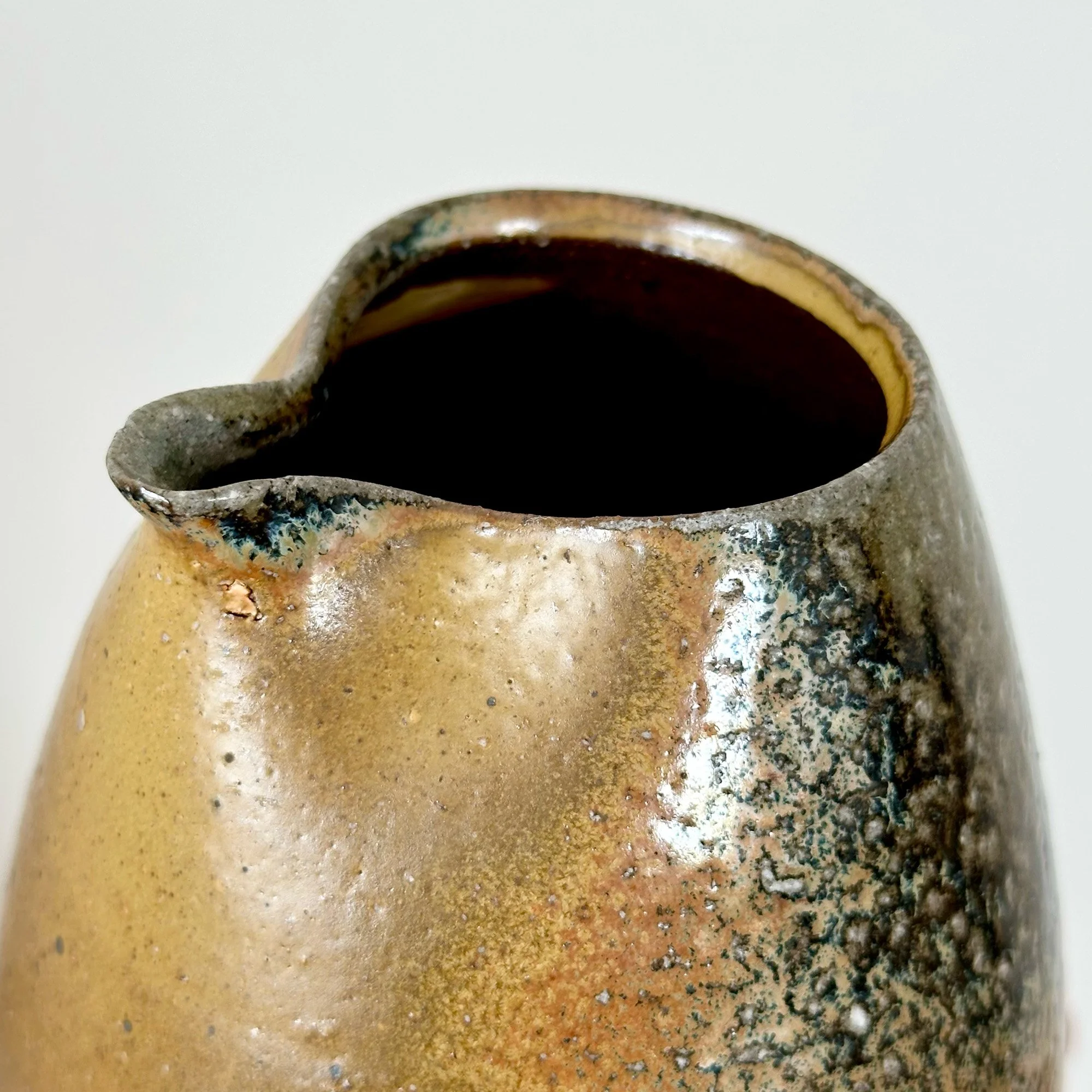 JSP138 Jack Doherty Stoneware Large Pourer 1-4.jpg