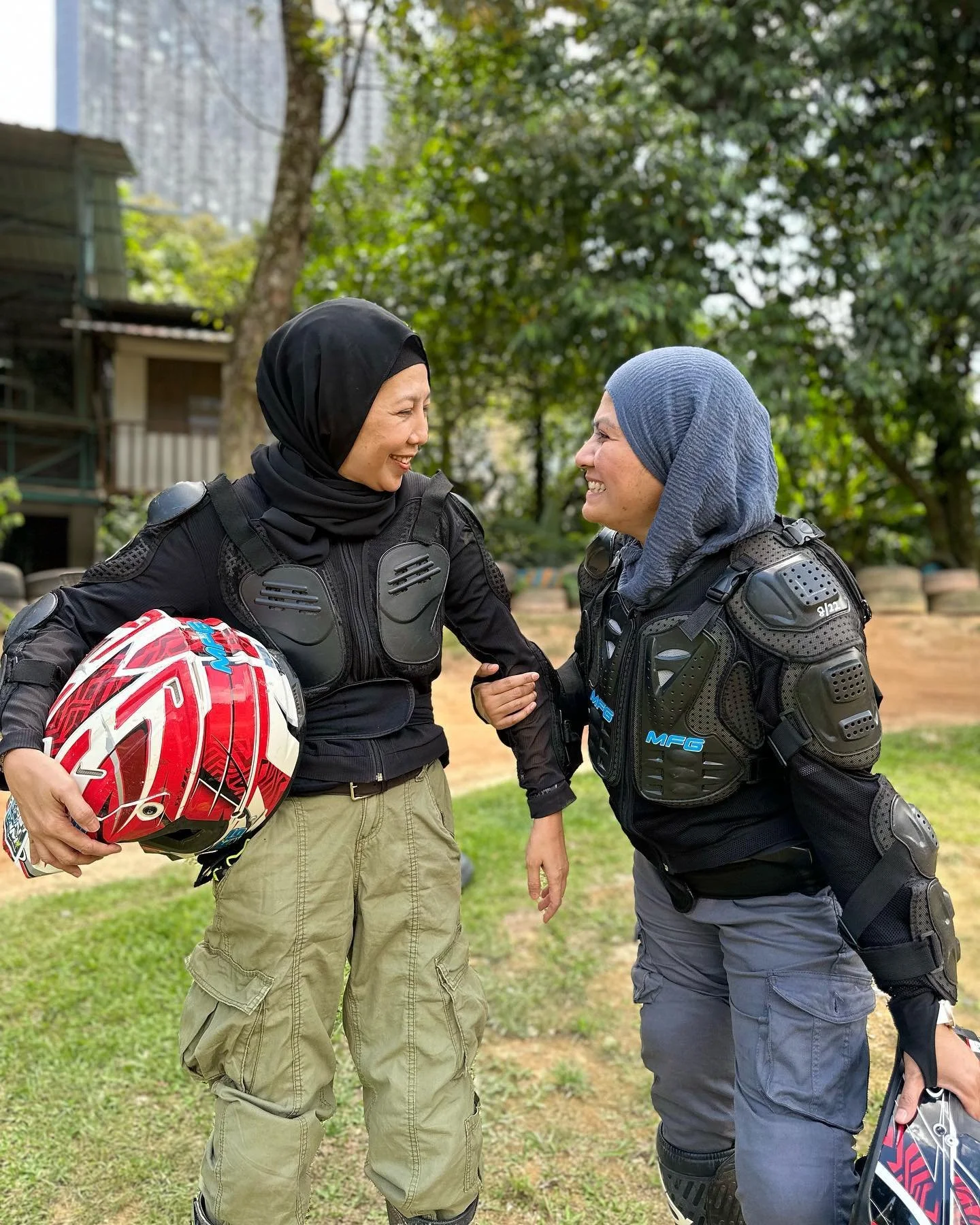 To all the ladies, no matter how old you are, what your height is, or what kind of occupation you are, you are always capable of pursuing what you want and whatever that excites you in life. 

@huslina was telling us about her concern of getting old,