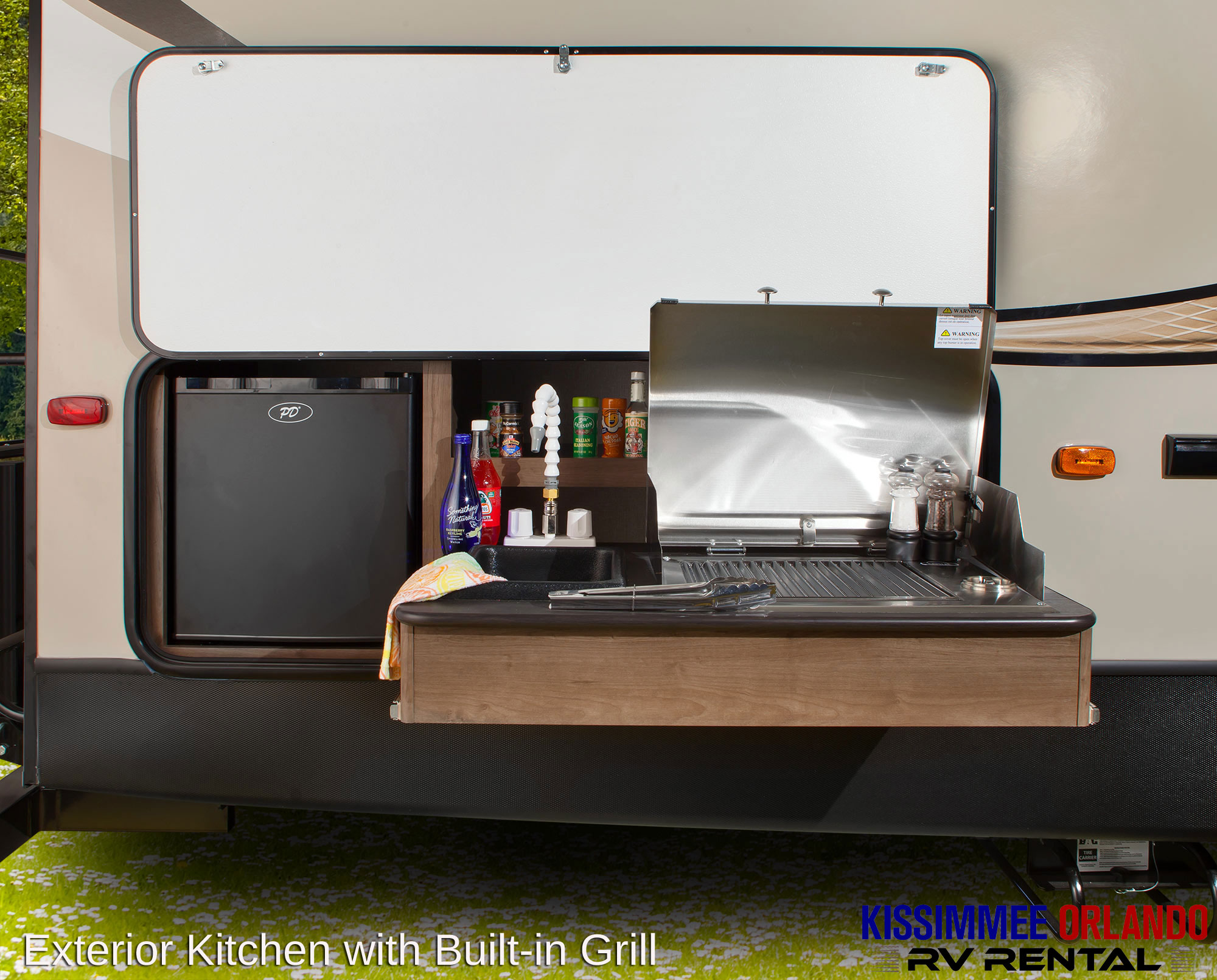 Ext-kitchen.jpg