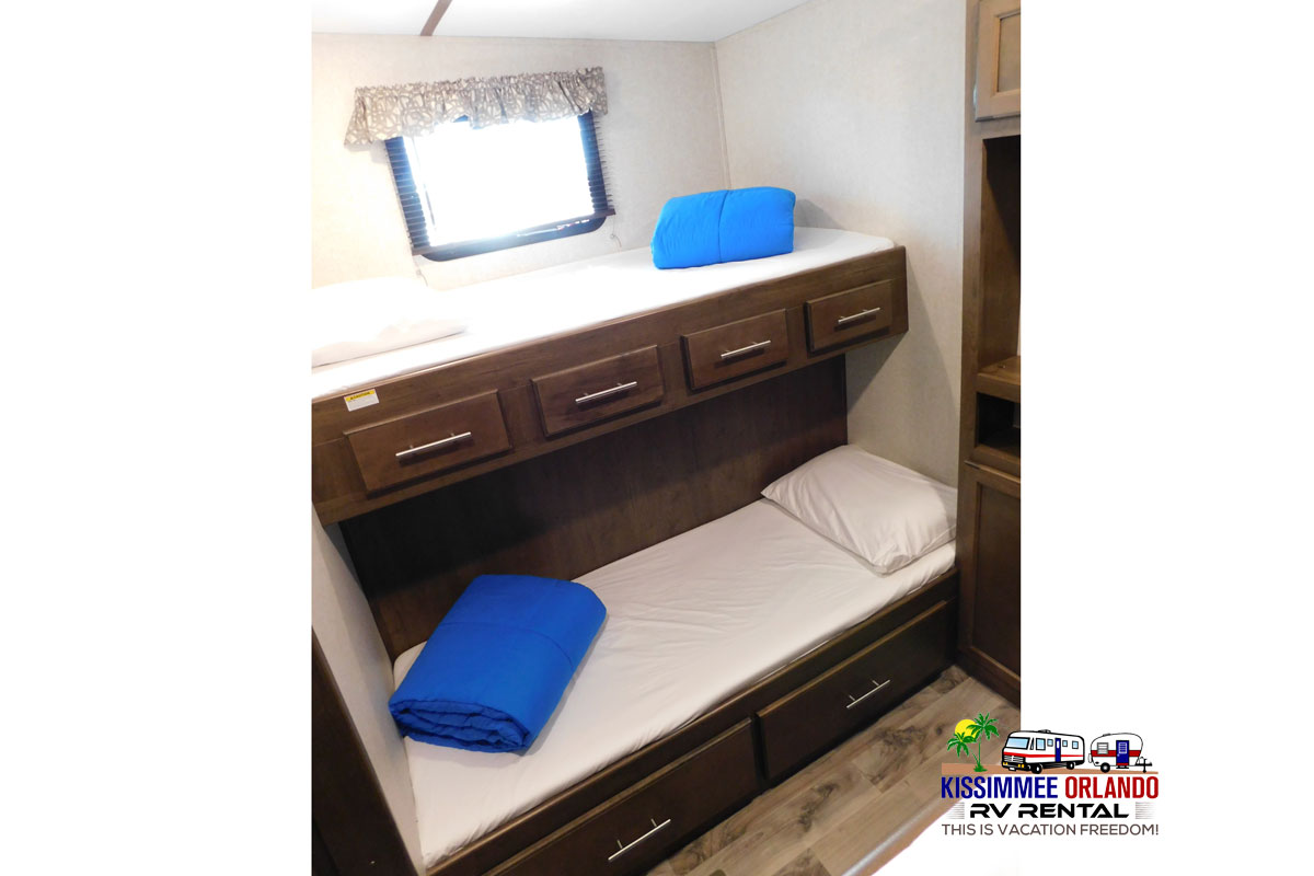 bunkroom-left.jpg
