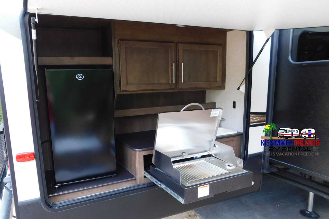 ext-kitchen.jpg