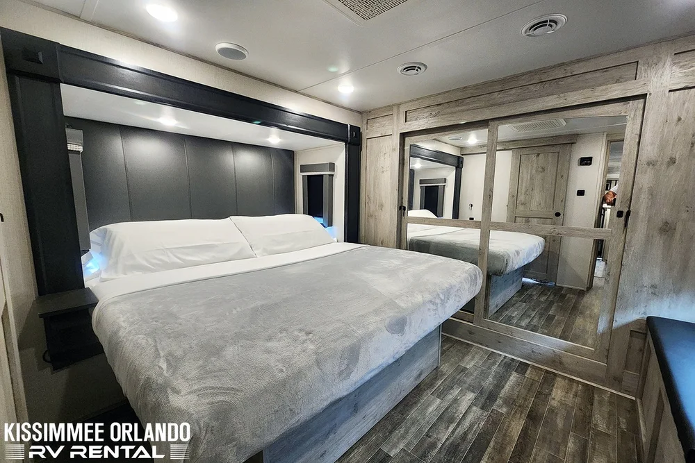 Shr Rv Avalanche 390DS 3 Bedroom Fifth Wheel | Kissimmee Orlando RV and Camper ...