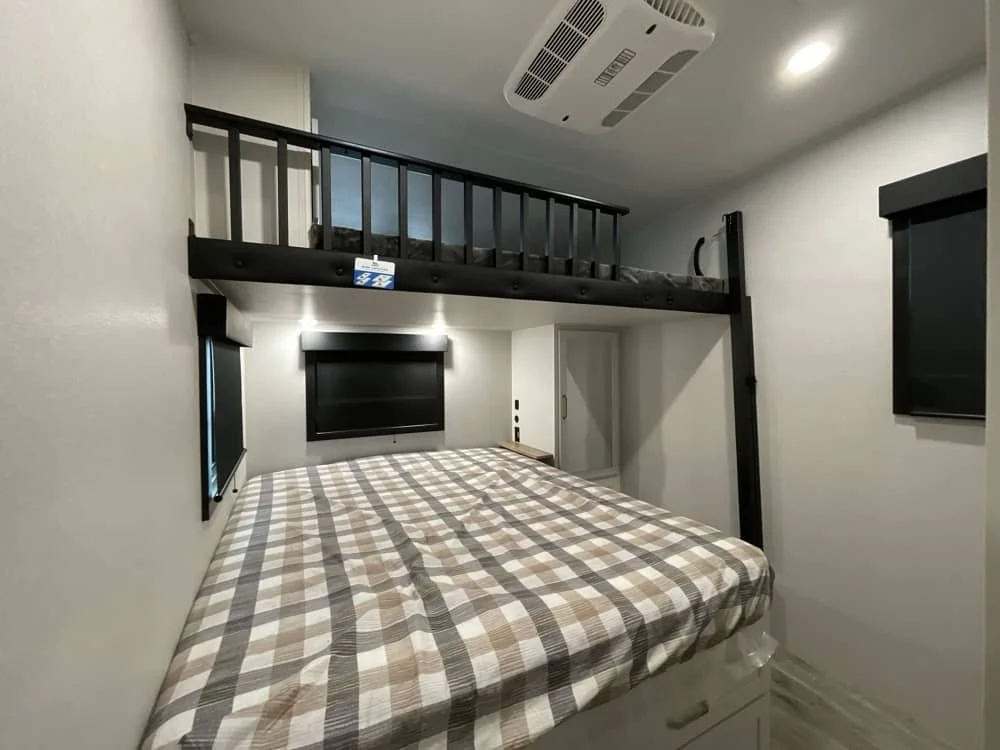 bunk-1.jpg