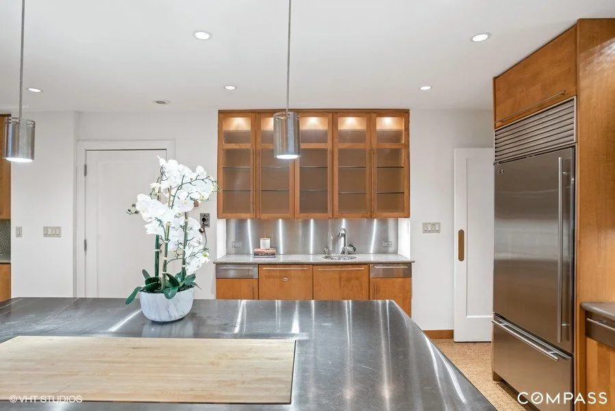 16_2440-N-Lakeview-Ave-2B_Web.jpg