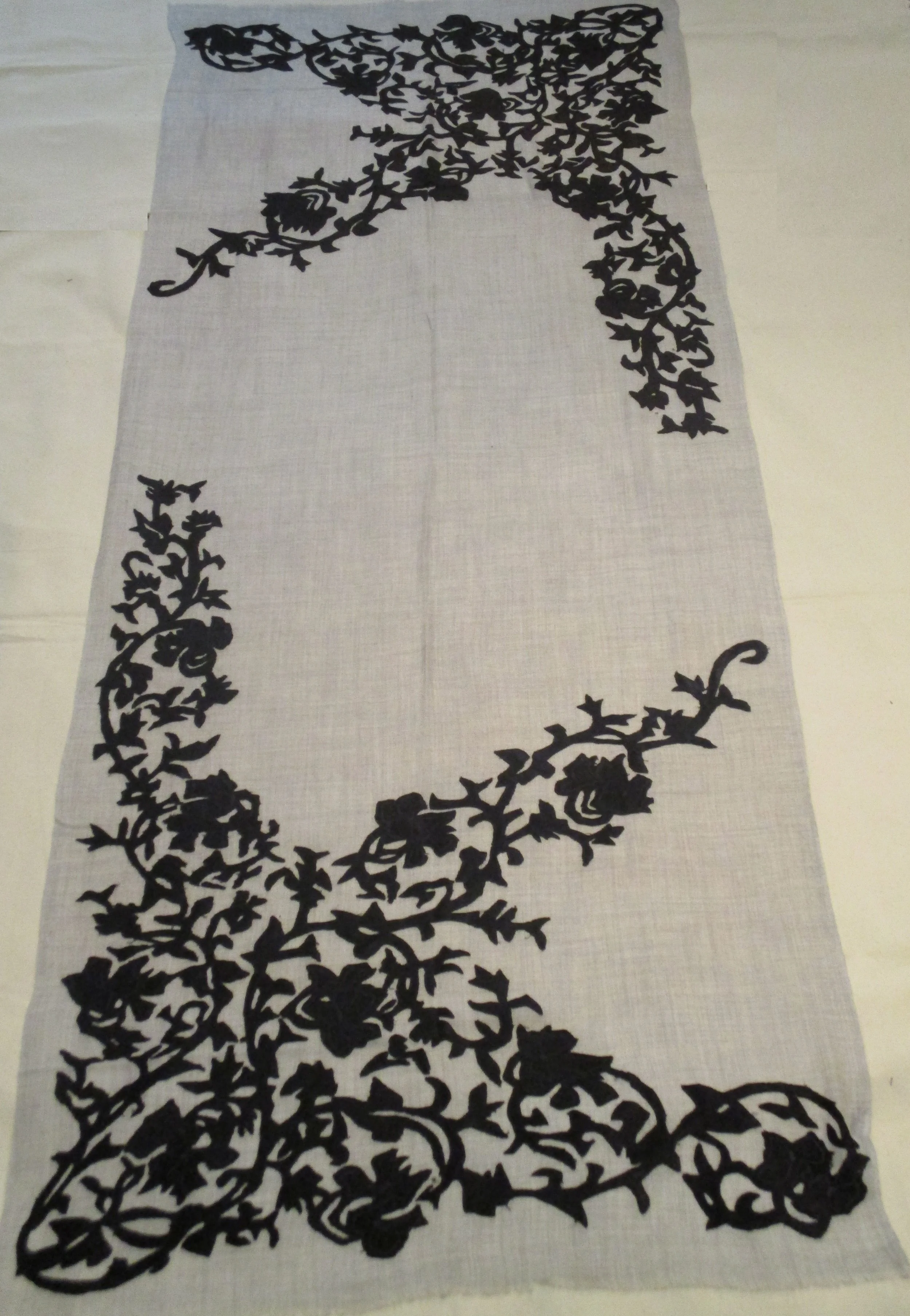 ME095 - SHAWLS ASSORTED COLORS QR.350