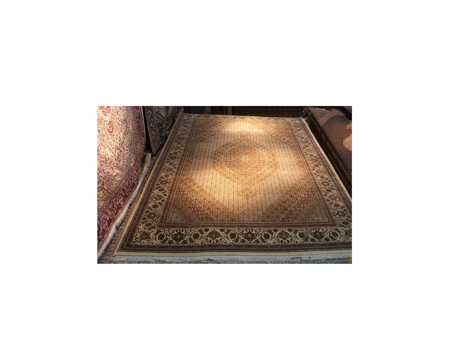 54188 - KASHMIR MAHEE 3.43 X 2.47 M CREAM MEDALLION QR32,775