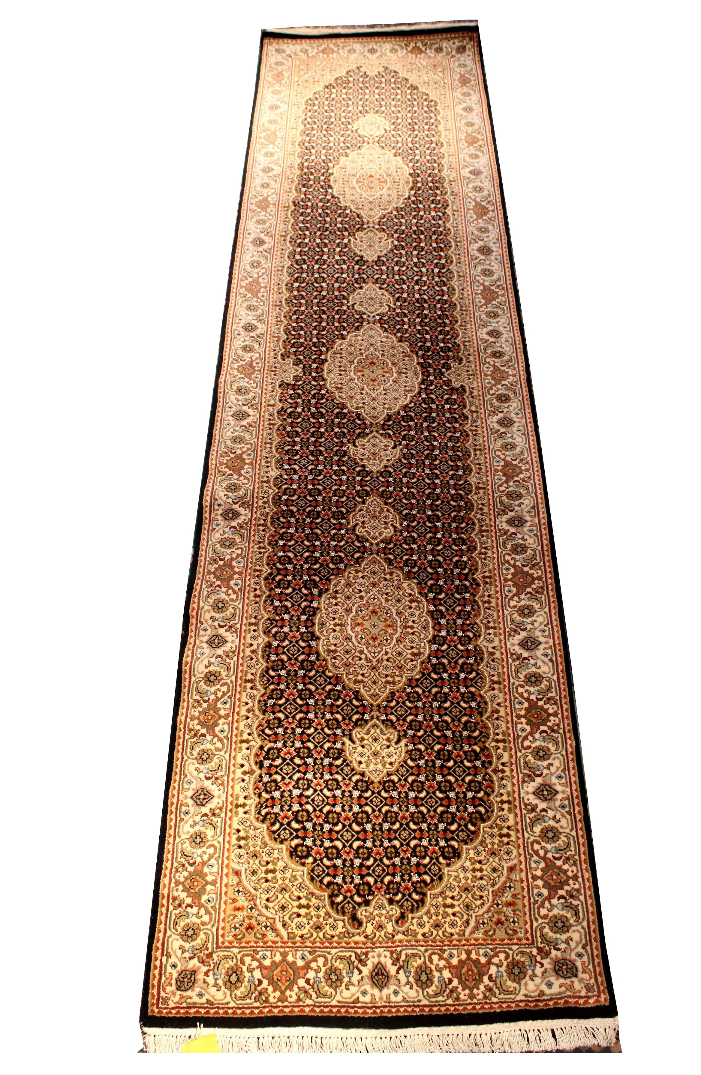 52653	KASHMIR MAHEE WOOL WITH SILK INLAY RUNNER 3.28X0.81MTR  10.9X2.8FT QR.9,995.