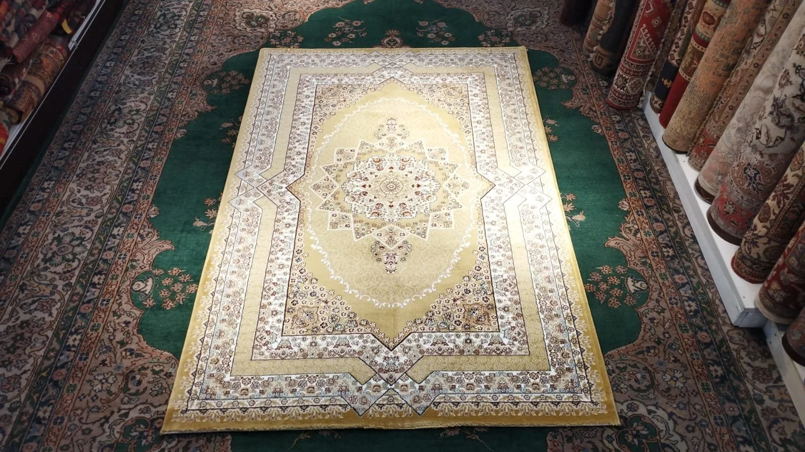 56698 MACHINE MADE TABREZ SUPER   2.30X1.50MTR 7.6X5.0FT QR500.