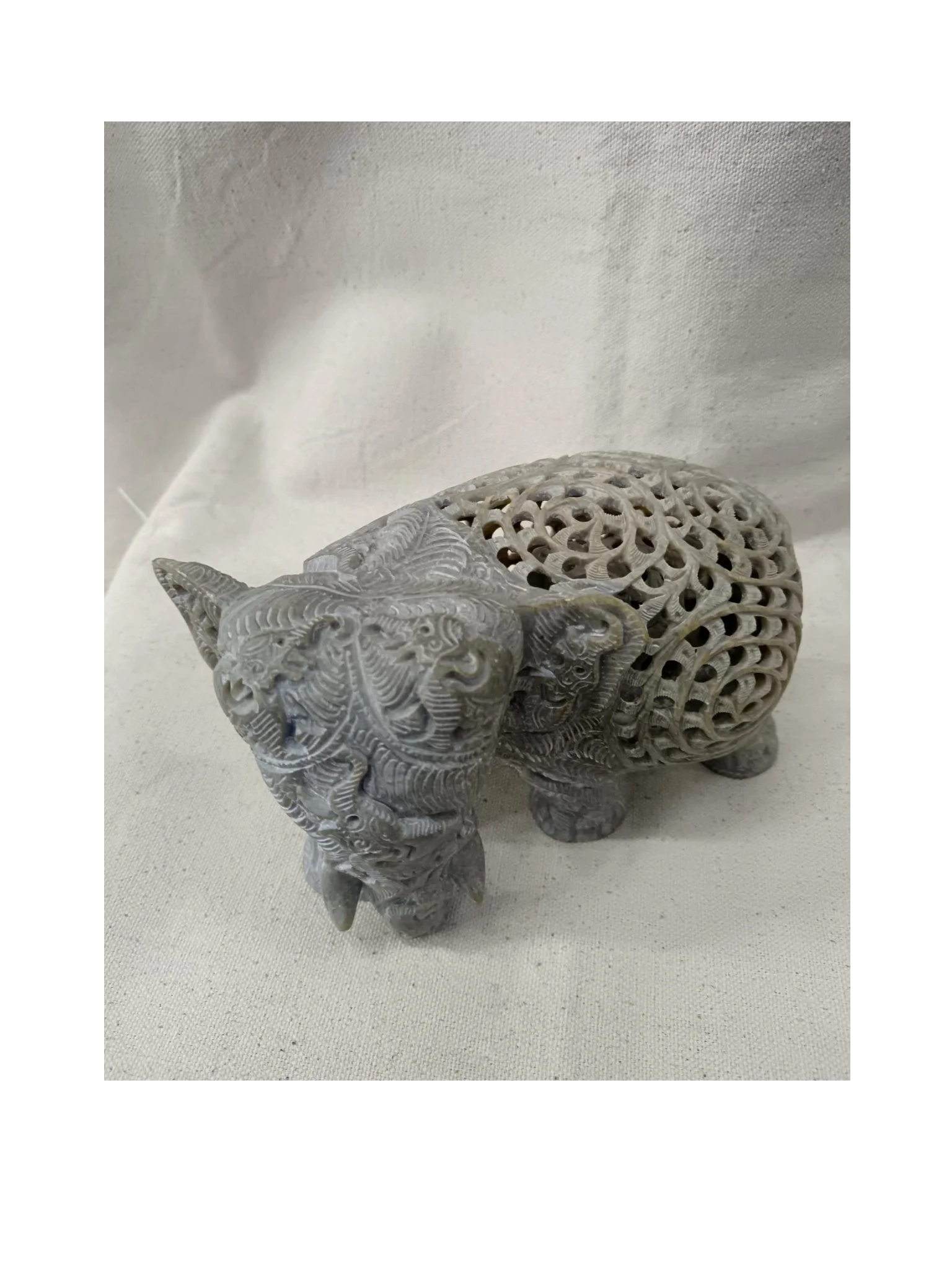 MM17 SOAP STONE ELEPHANT H=12cm L=16cm W=9cm  WEIGHT=2 kg.  QR. 350