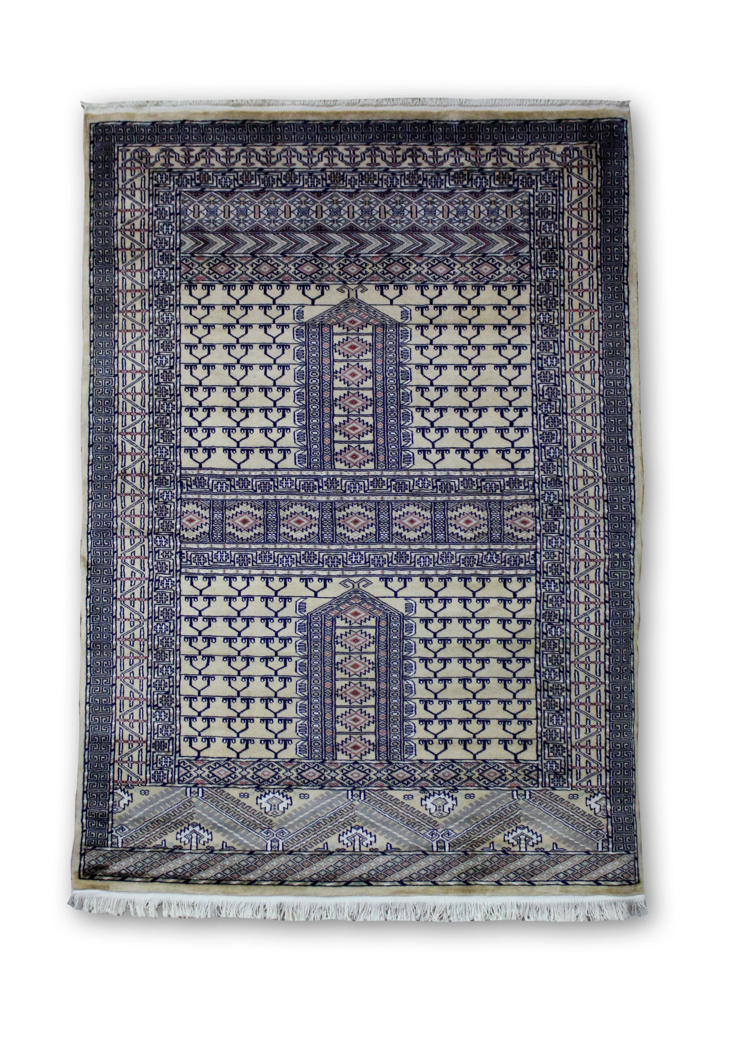 AM44765 PAK JALDAR HATCHLI DESIGN 1.89X1.32MTR 6.2X4.4FT WAS QR3,000. NOW QR1,200